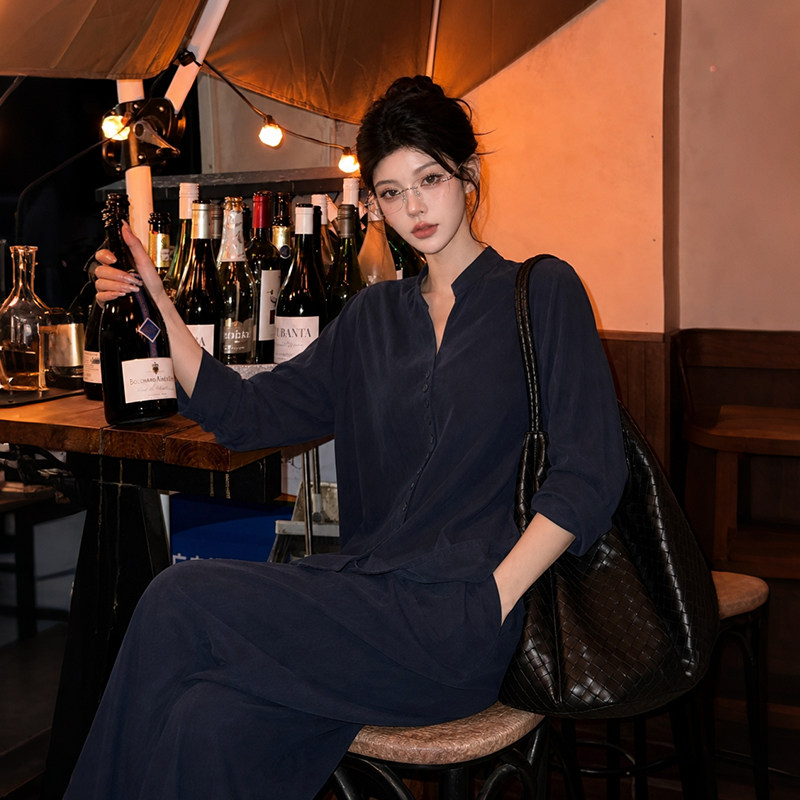 秋冬老钱风V领藏青女通勤两件套