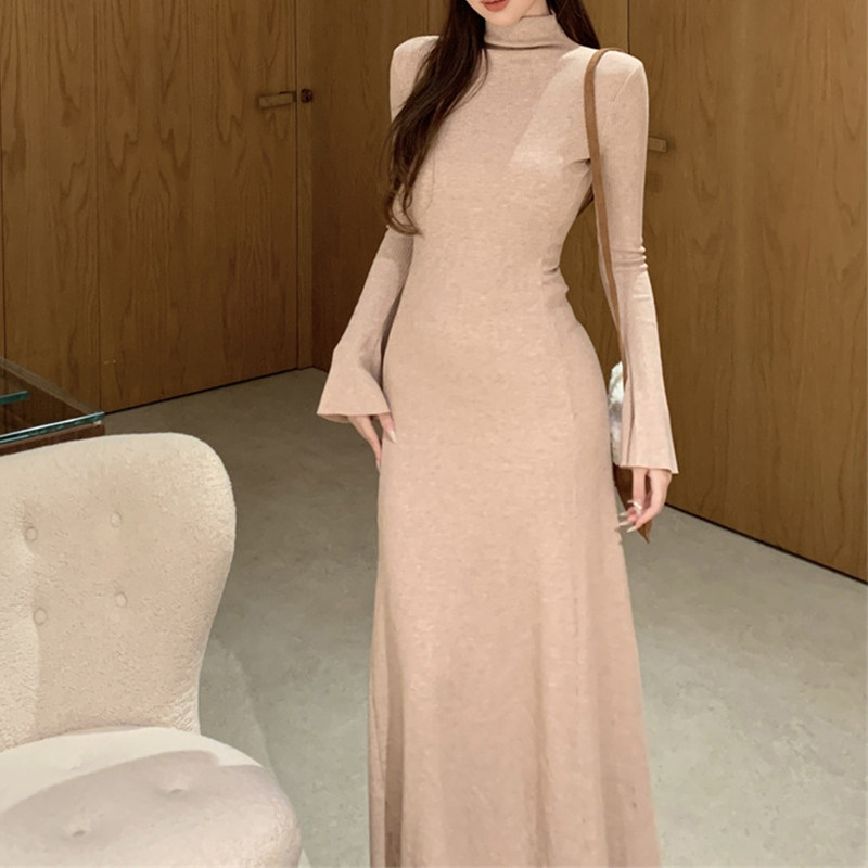 巨好看的长款针织连衣裙冬季连衣裙女新款轻奢高级感大衣打底内搭