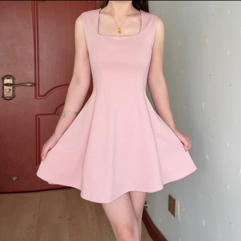 千金风粉色方领无袖连衣裙女夏收腰显瘦A字短裙2026巨好看连衣裙