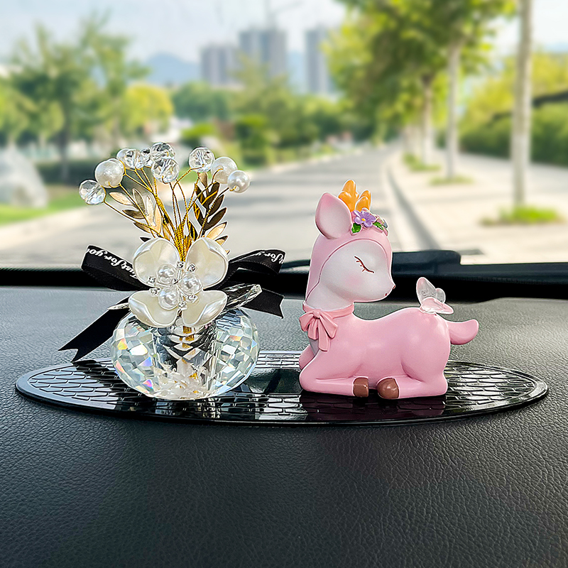 一路平安鹿汽车摆件2023新款创意个性车载女生中控台车内装饰用品