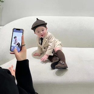 高级感周岁礼服男宝宝小西装短裤套装英伦风米色生日宴会抓周西服