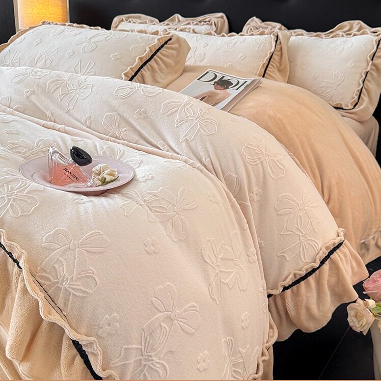 雕花牛奶绒床上四件套冬季