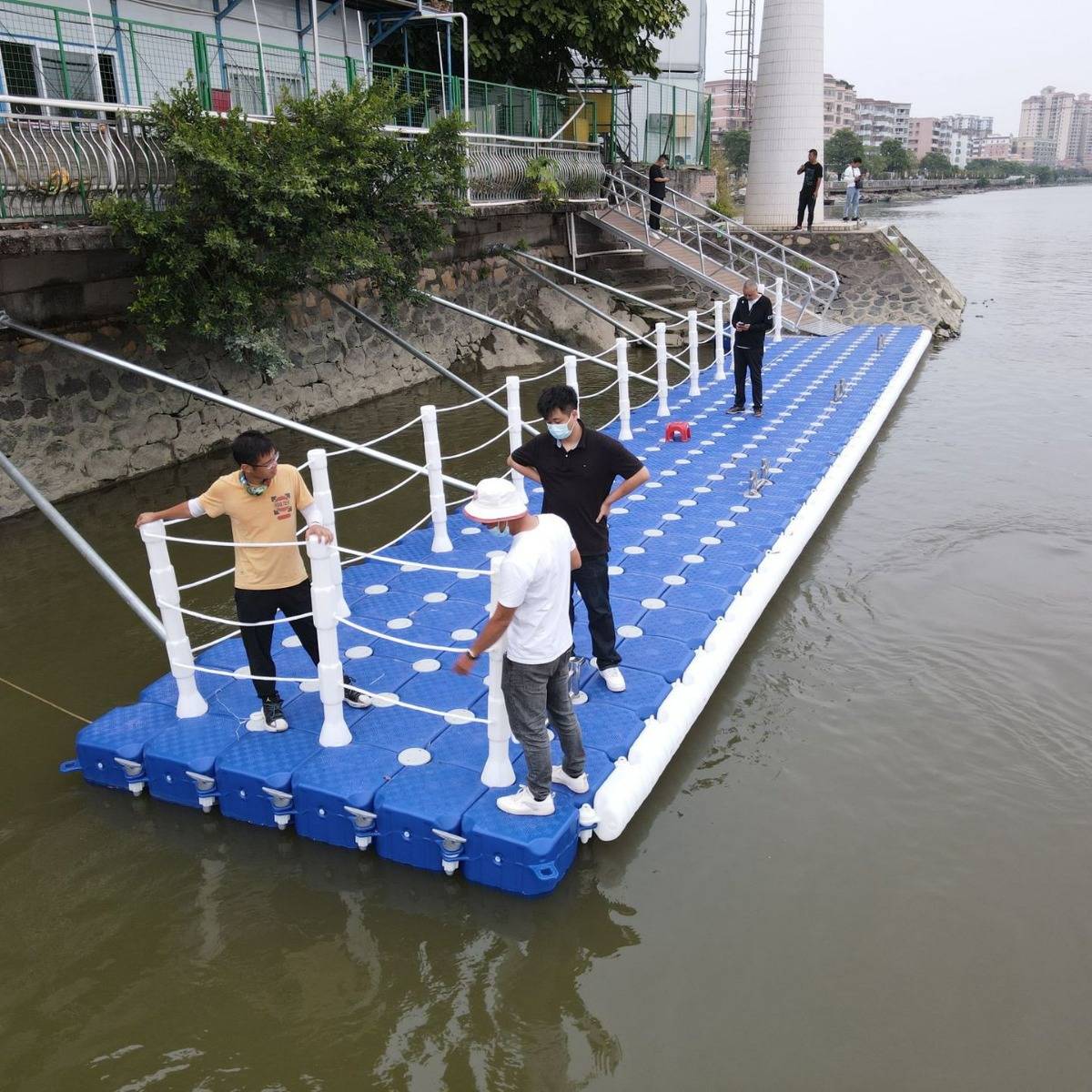 厂家直销快艇摩托艇码头海上浮桥景观栈道水上舞台烟花平台