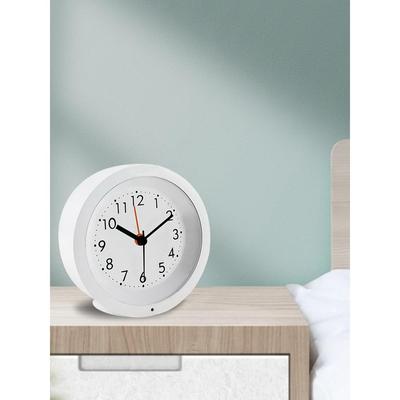 学生夜光静音闹钟宿舍卧室书房闹钟清晰字体石英闹钟简约现代光感