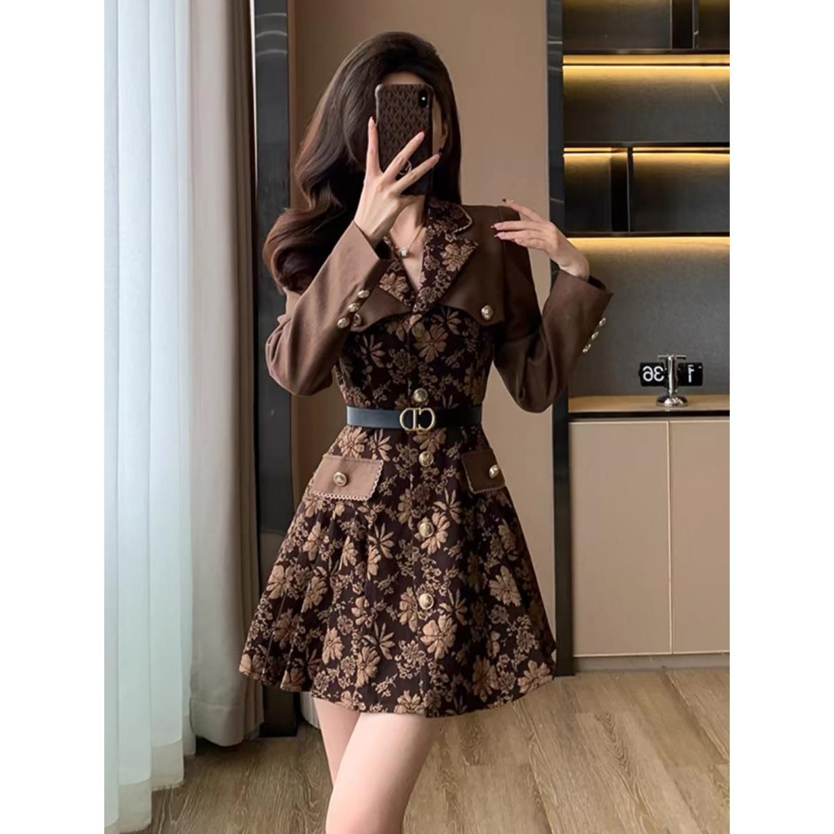 春装高级感提花西装连衣裙女春秋显瘦气质小香风收腰显瘦百褶裙子