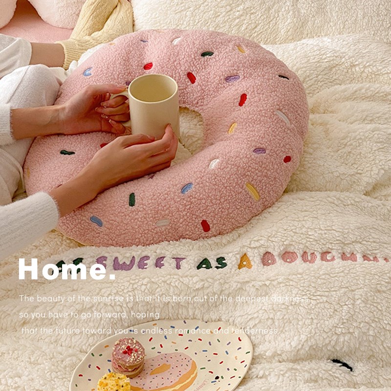 创意甜甜圈抱枕沙发客厅午睡趴枕毛绒靠枕520礼物送女友飘窗靠垫