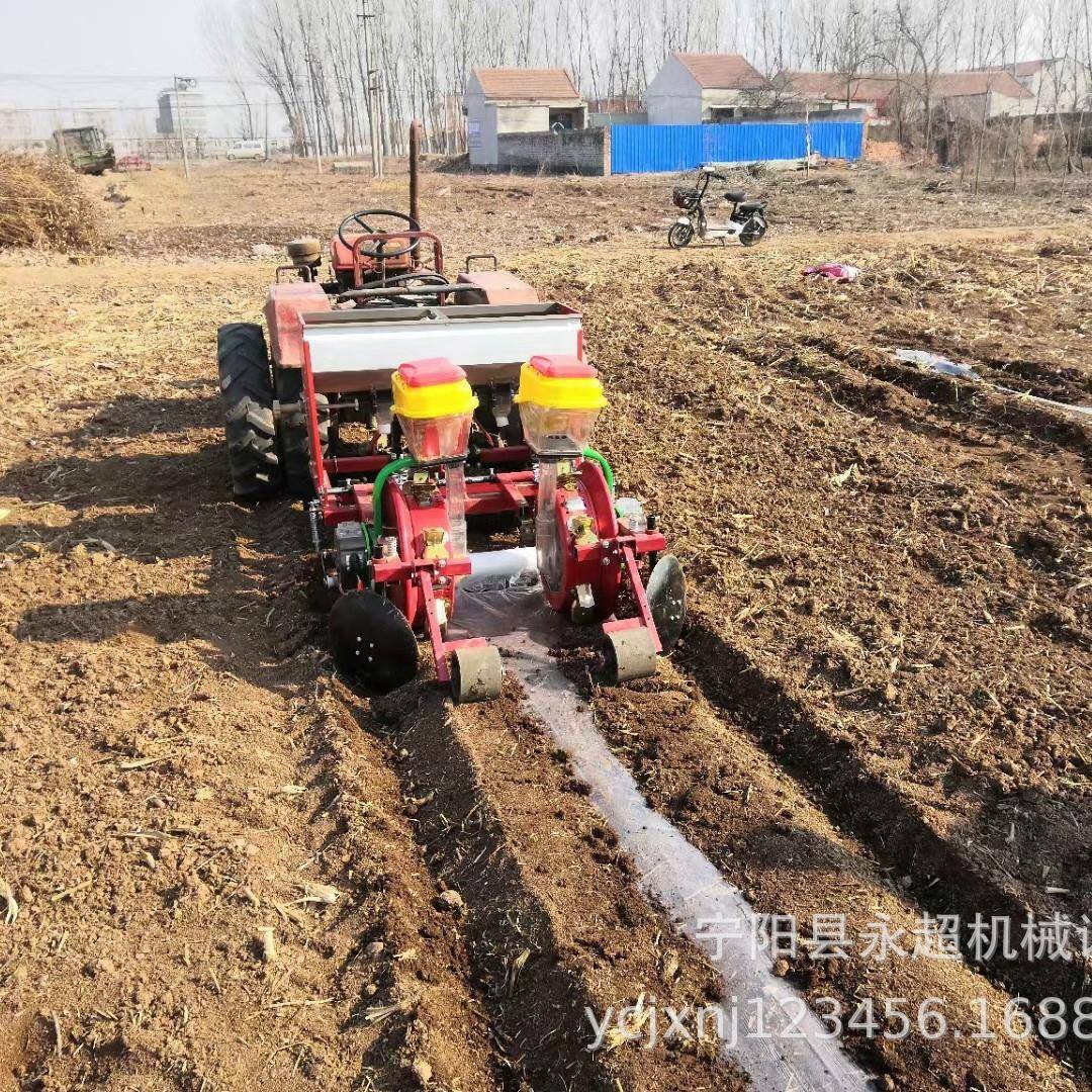 四轮车带玉米播种机农用黄豆点播机新款高粱种植机机谷子点播机