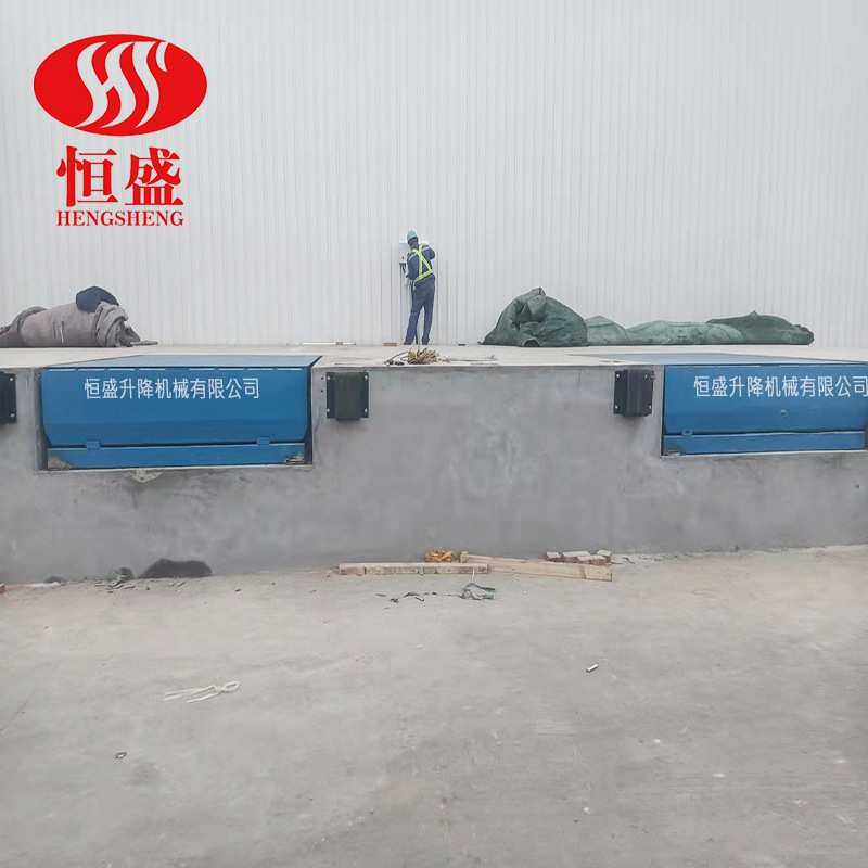 厂家供应4-8吨月台装卸登车桥 仓管装货登车平台叉车升降登车过桥