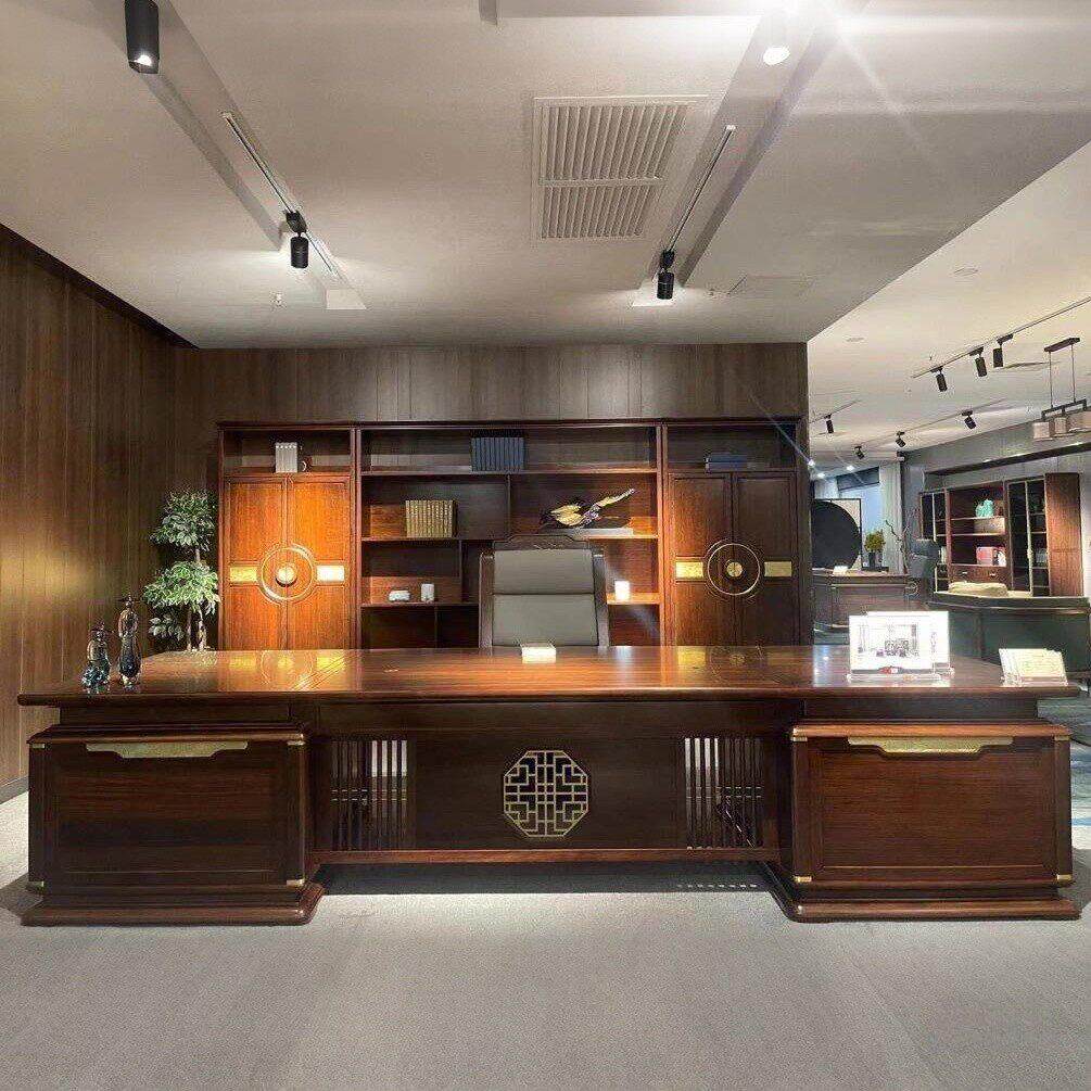 新中式实木大班台简约现代老板办公桌高端乌金木董事长办公室定制