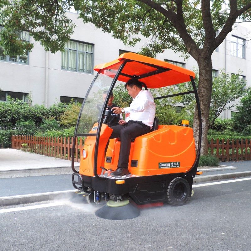 小区物业用电动驾驶式扫地车道路环卫清扫车大型工厂全自动扫地机