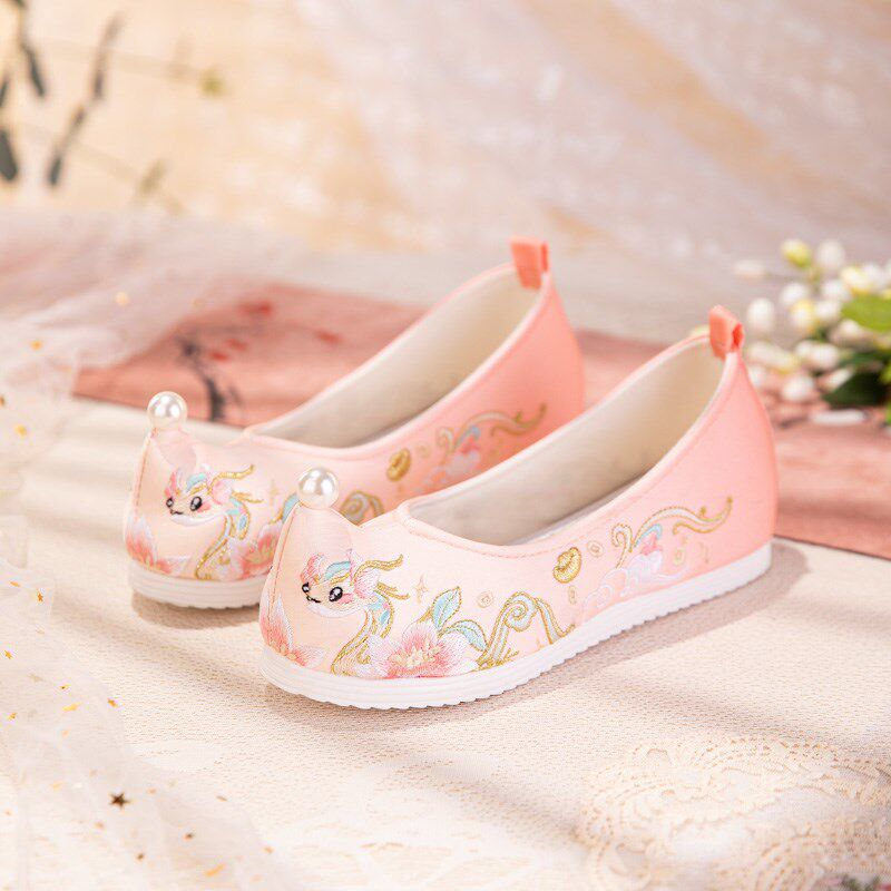 汉服鞋子女明制翘头弓鞋粉色渐变百搭舒适平底国风表演古风绣花鞋