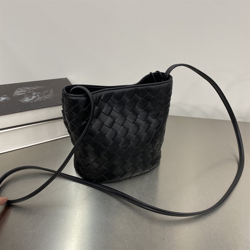 头层羊皮新款时尚百搭手提包女编织皮水桶包单肩斜挎包潮女包5823