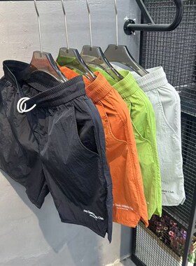 字母冰丝短裤男士夏季2r025新品休闲运动三分裤纯色外穿沙滩裤男