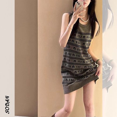 美式无袖针织连衣裙女夏季高级感显瘦小个子吊带R背心度假短裙春