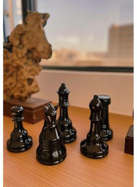 国际象棋陶瓷摆件欧式家居软装摄影道具乔迁商务送礼黑色白色