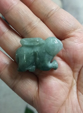 394缅甸天然翡翠飘花吊坠生肖兔雕刻件厚装小兔子卡27X16mm左右
