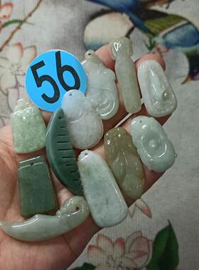 天然翡翠特色杂件如意福瓜