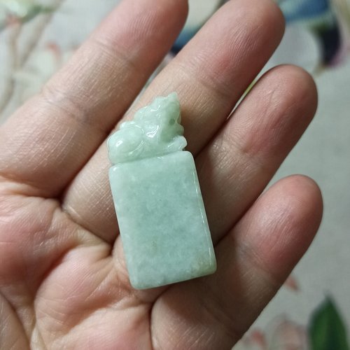 天然翡翠吊坠孔小貔貅印章