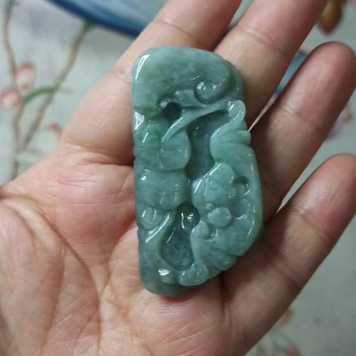 天然翡翠吊坠雕刻件手把件飘花