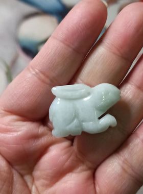165缅甸天然翡翠飘花吊坠生肖兔雕刻件厚装小兔子卡28X19mm左右
