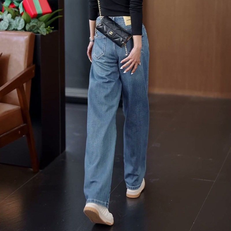 浅蓝色弯刀阔腿牛仔裤女春秋2025年新款高腰宽松直筒女裤春季长裤