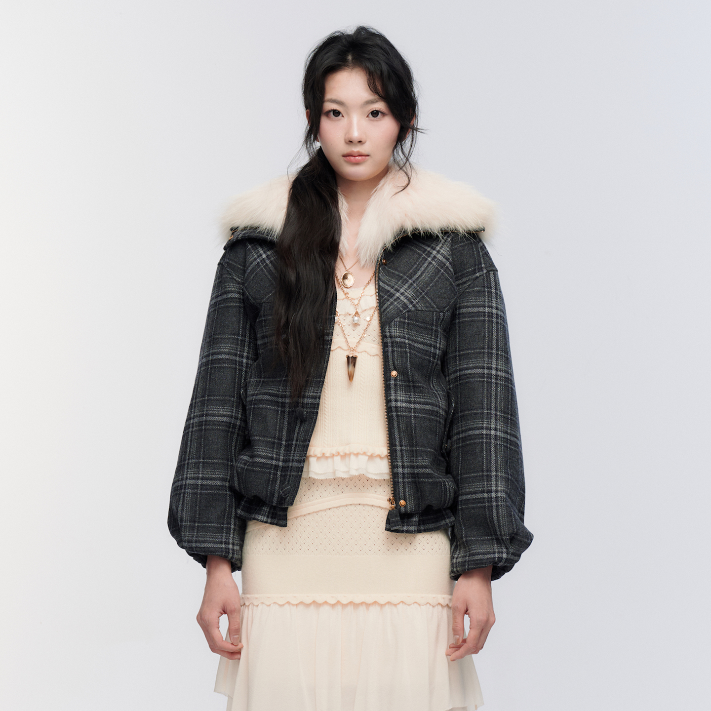 ORA GENESIS2025年冬季新品时尚毛领装饰格纹羽绒服