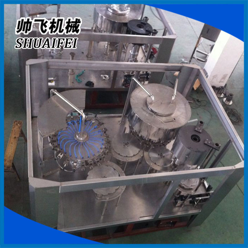 液体小型灌装机 三合一灌装机 纯净水灌装机厂家供应