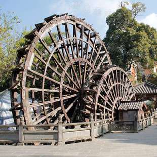 制作户外复古子母黄河大水车防腐木脚踏旋转筒车亲子互动摆件