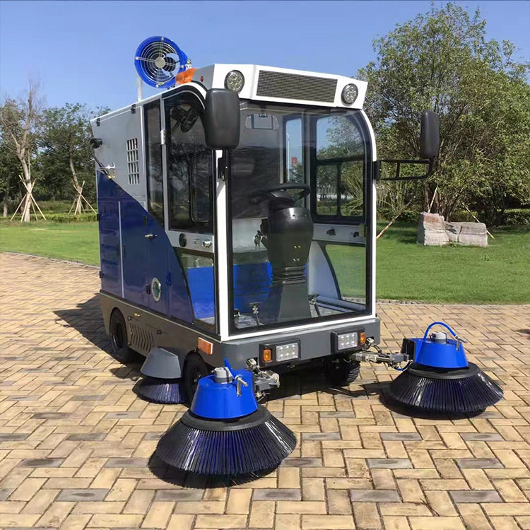 鼎东道路驾驶式全自动扫地机