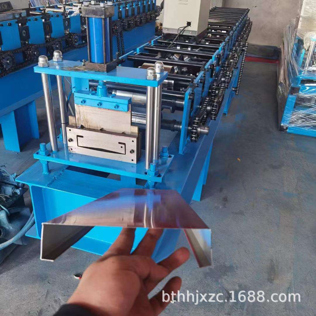 太阳能设备C型钢檩条全自动C型钢设备彩钢压瓦机U型成型机