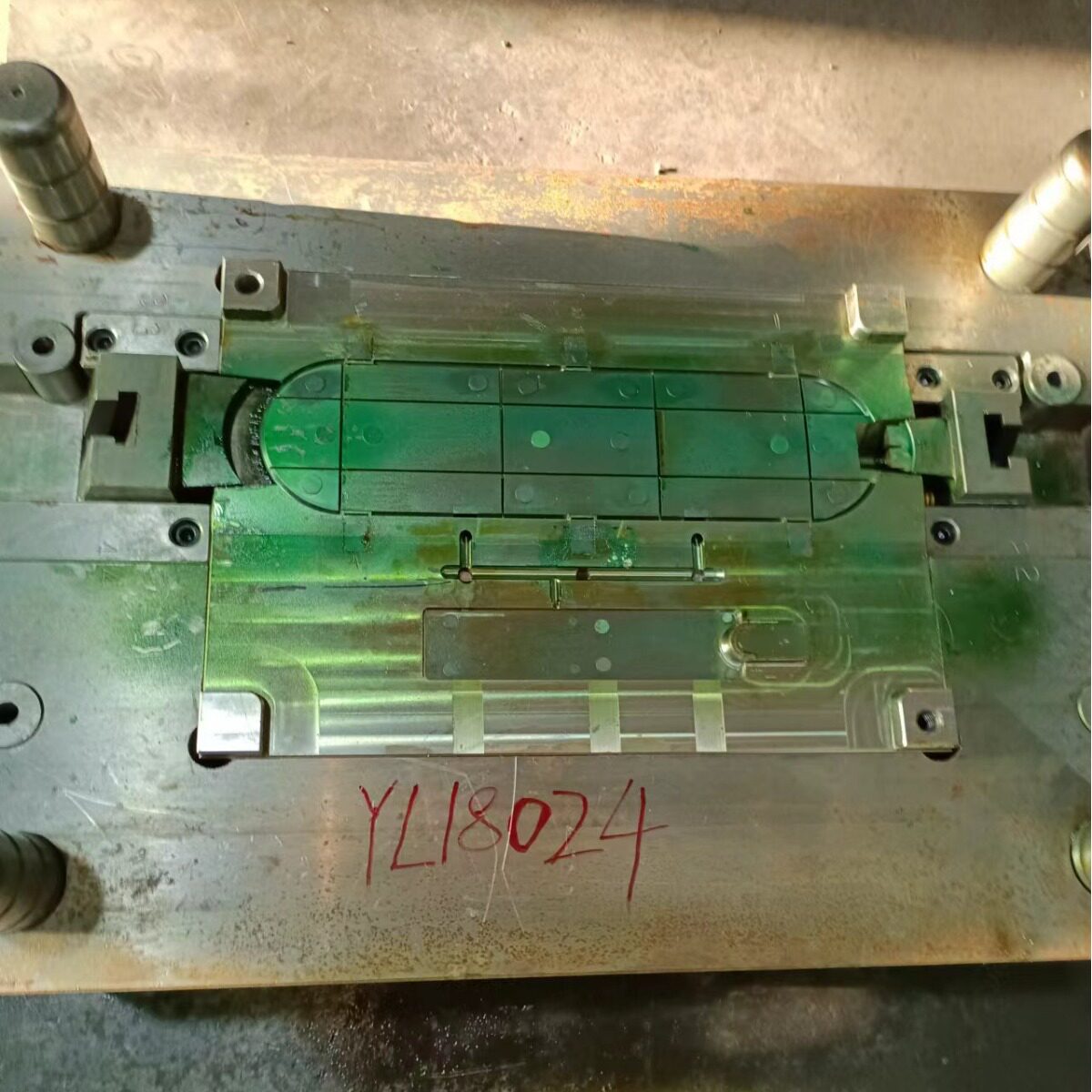 塑胶注塑模具加工塑料盖子注塑成型塑料装饰件模具开发