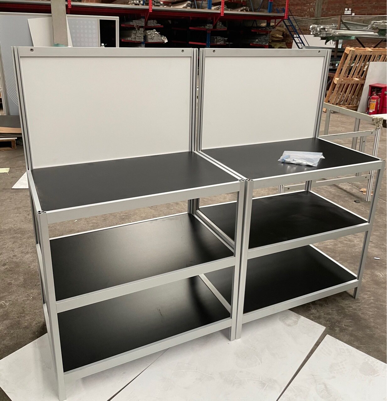 铝合金木板车间操作台工具灰白黑色开放型桌子可拆卸移动工具台
