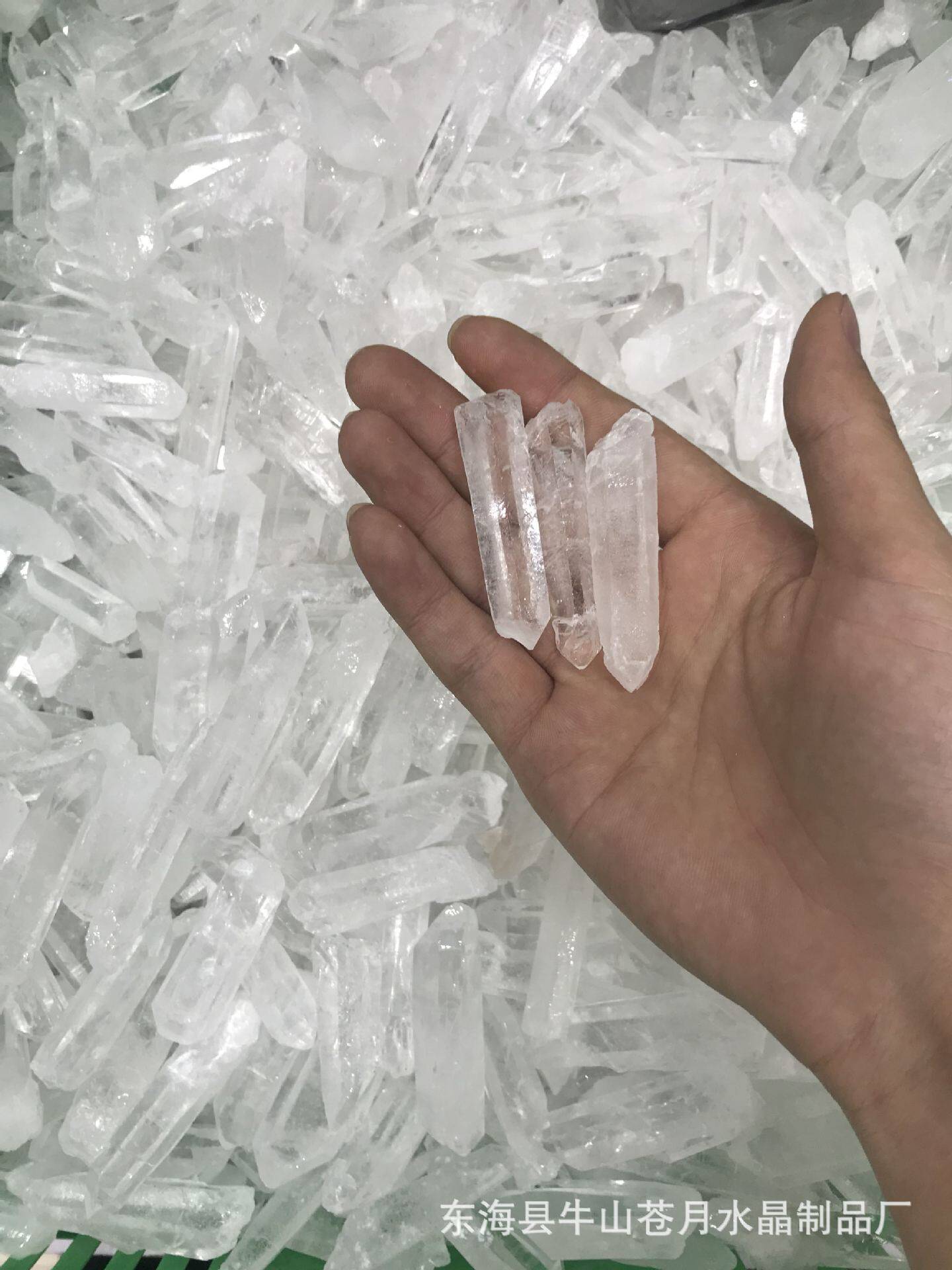 天然白水晶柱单晶体磨砂水晶原石柱形表皮干净洁白无瑕厂家批发