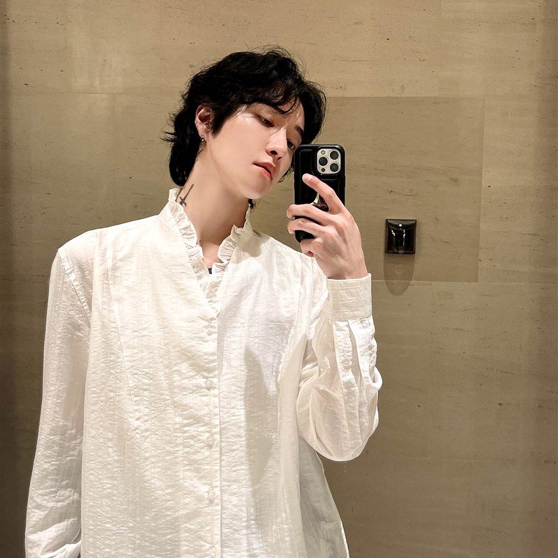 子上男装 法式复古宫廷风褶皱木耳边V领衬衫男小众高级感宽松上衣