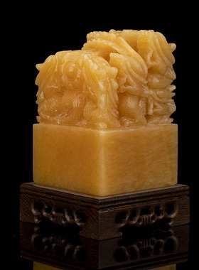 天然黄玉石九龙玉玺传国玺九龙大印章摆件财印印办公室桌装饰