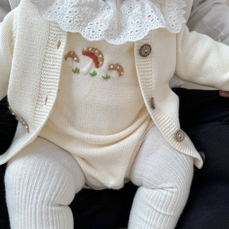 婴儿衣服春装一岁女宝宝纯棉针织毛衣手工立体绣花外套背带裤套装,童装/婴儿装/亲子装,套装,淘宝优惠券,粉丝福利购,淘宝优惠卷