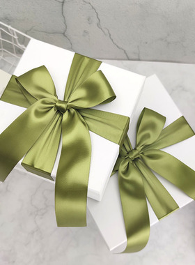 白色正方形圣诞节礼盒空盒简约生日礼物包装盒纸盒精美橱窗堆头盒