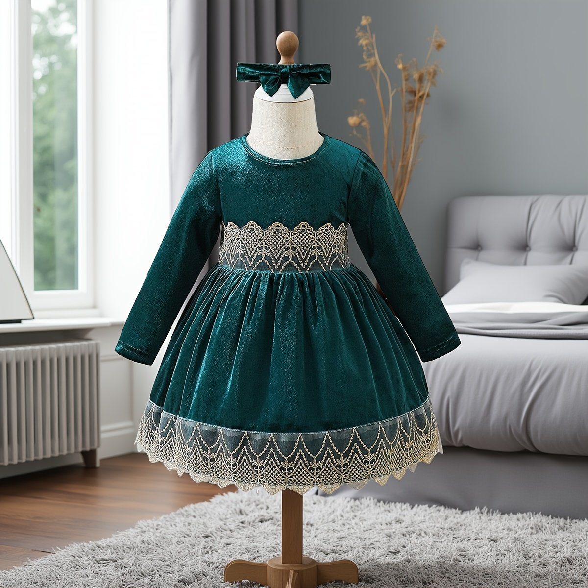 女童春秋长袖连衣裙绿色丝绒公主裙洋气中小童秋冬花边欧美名媛风