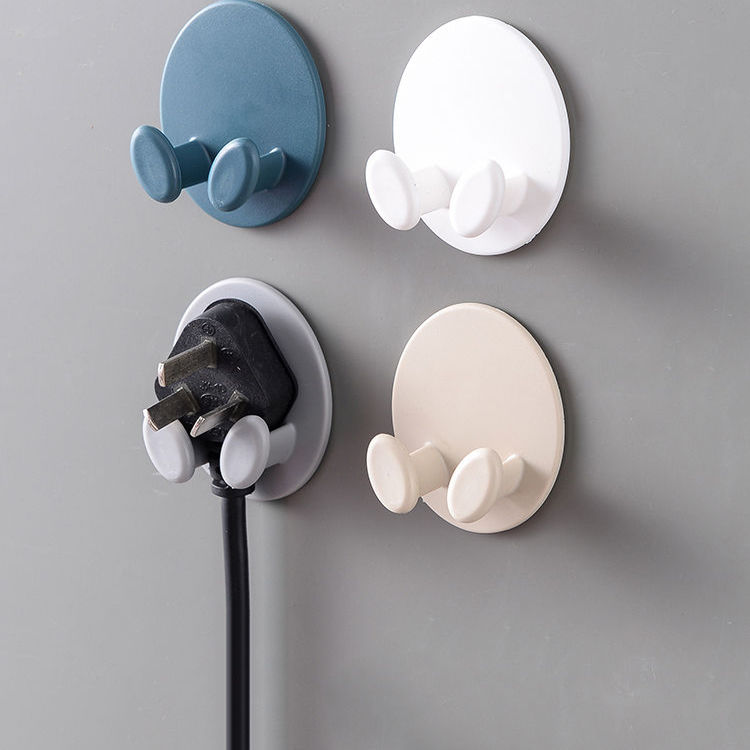 电源线插头挂钩免打孔强力粘胶挂钩厨房墙壁挂收纳神器插头固定器