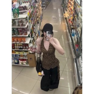 独特别致设计感无袖 辣妹豹纹q挂脖V领背心女夏季 上衣 胖mm美式 大码