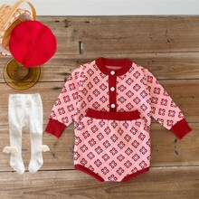 韩版婴儿衣服秋冬套装女宝宝新年衣服针织J上衣短裤洋派两件式两