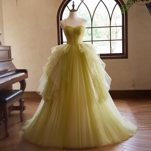 吊带轻婚纱2024新款q宴会法式出门纱超仙高级感齐地气质长款礼服