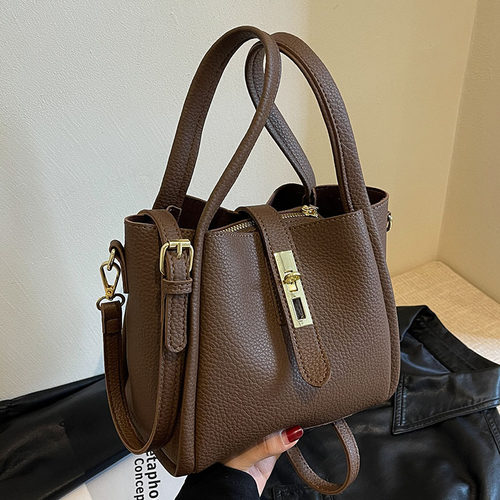 时尚百搭手提包包女2023新款秋冬上班通勤水桶包小众X高级感单肩