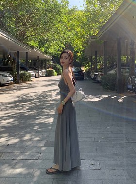 辰米范 灰色针织吊带裙收腰连衣裙D女设计感休闲显瘦气质裙大摆裙