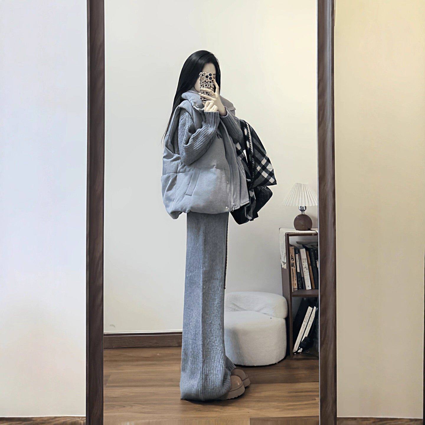 超好看韩式灰色羽绒棉马甲女士冬季新款加厚棉服马夹叠穿针织套装