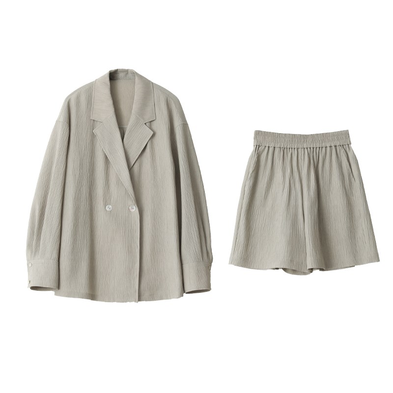 CV大码女装 休闲宽松肌理感薄款贝壳扣西装外套短裤两件套2024夏