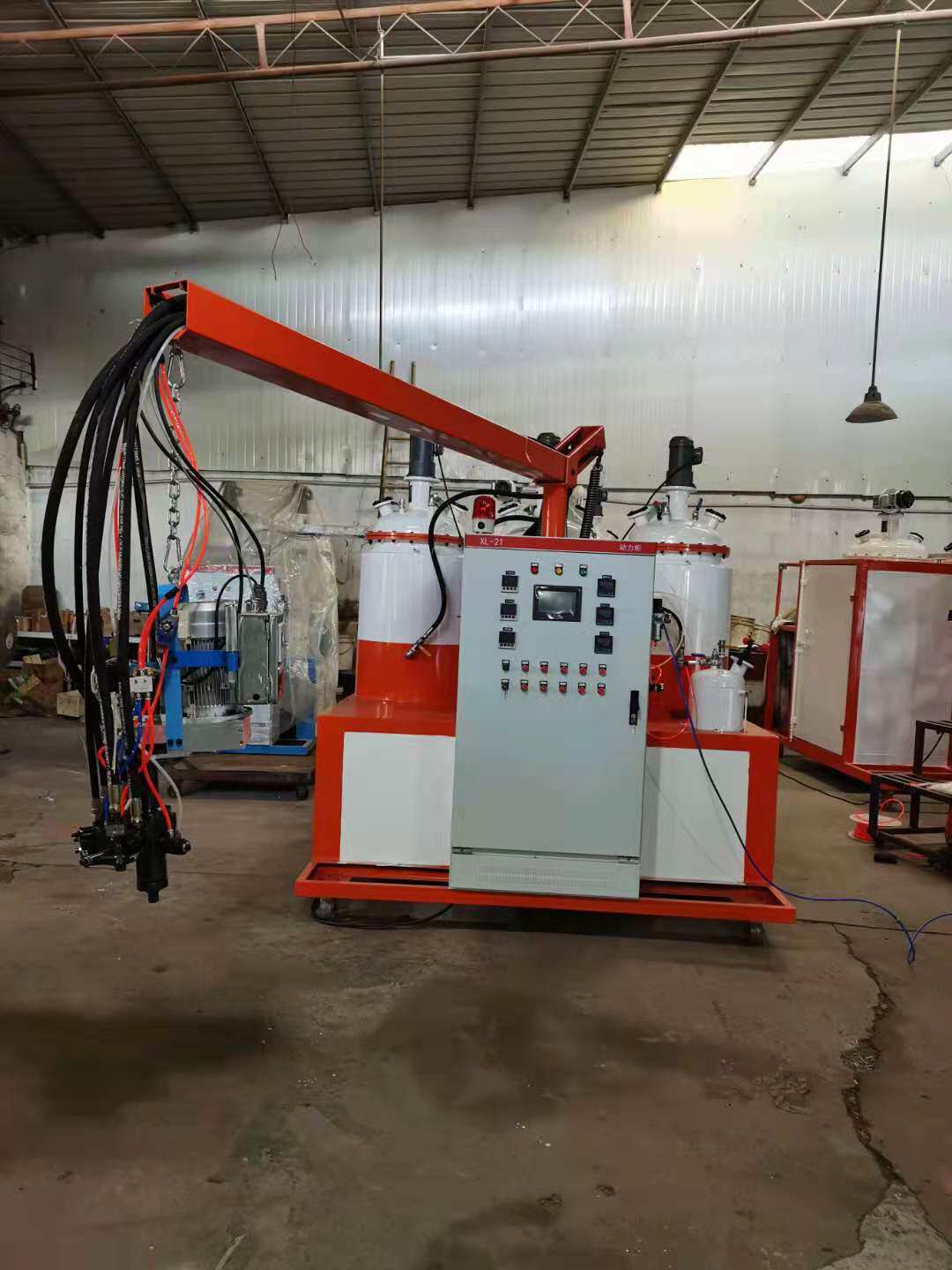 厂家直供小型低压发泡机PU玩具发泡机坐垫记忆枕发泡机