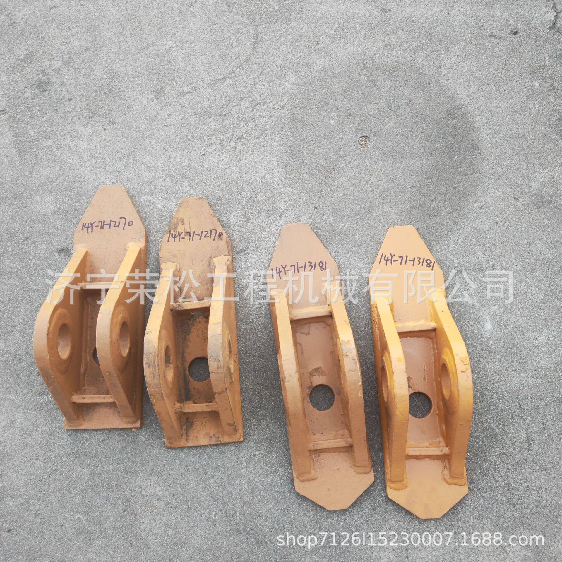 供应山推推土机配件SD22齿尖175-7831230