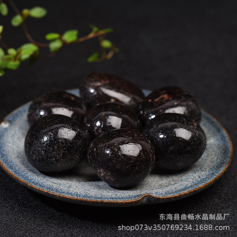 天然红石榴石大颗粒滚石跨境直播供货鱼缸造景市政美化扩香石