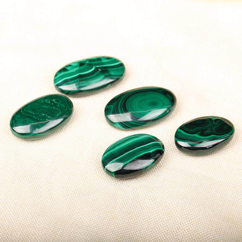 天然孔雀石原石摆件绿孔雀石5-7cm手把玩家居装饰摆件石